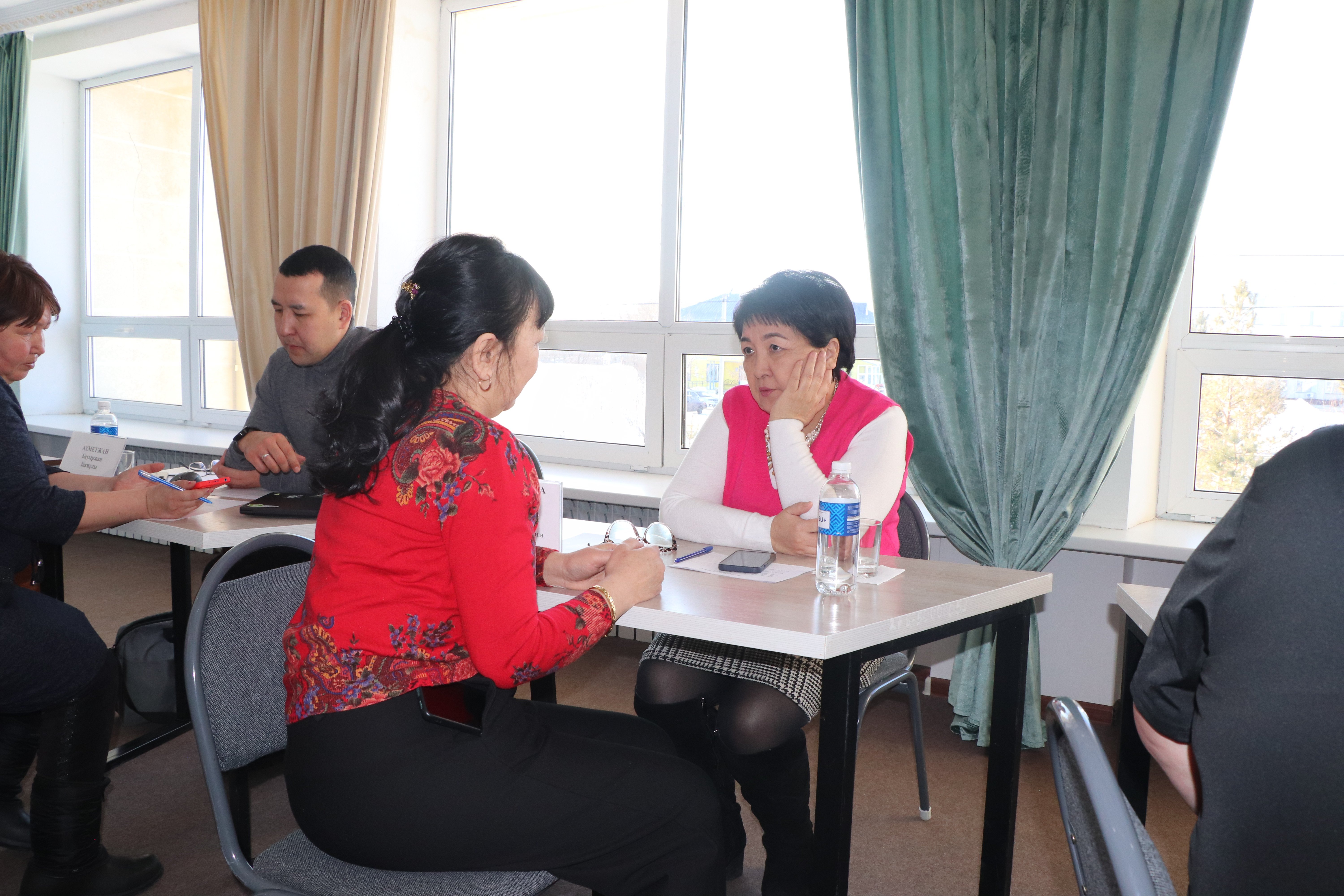 Мобильная антикоррупционная группа оказала правовую помощь гражданам Таскалинского района ЗКО