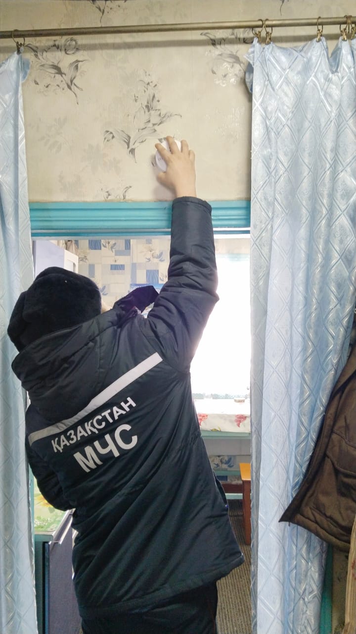 В области Абай датчик угарного газа спас  семью из 7 человек