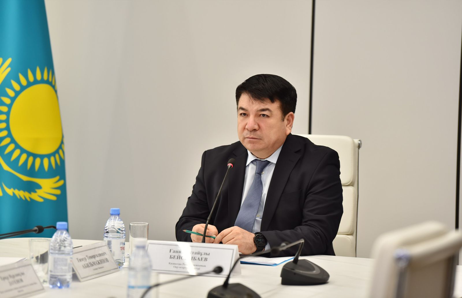 МИНИСТР ПРОСВЕЩЕНИЯ ПРОВЕЛ ЛИЧНЫЙ ПРИЕМ ГРАЖДАН