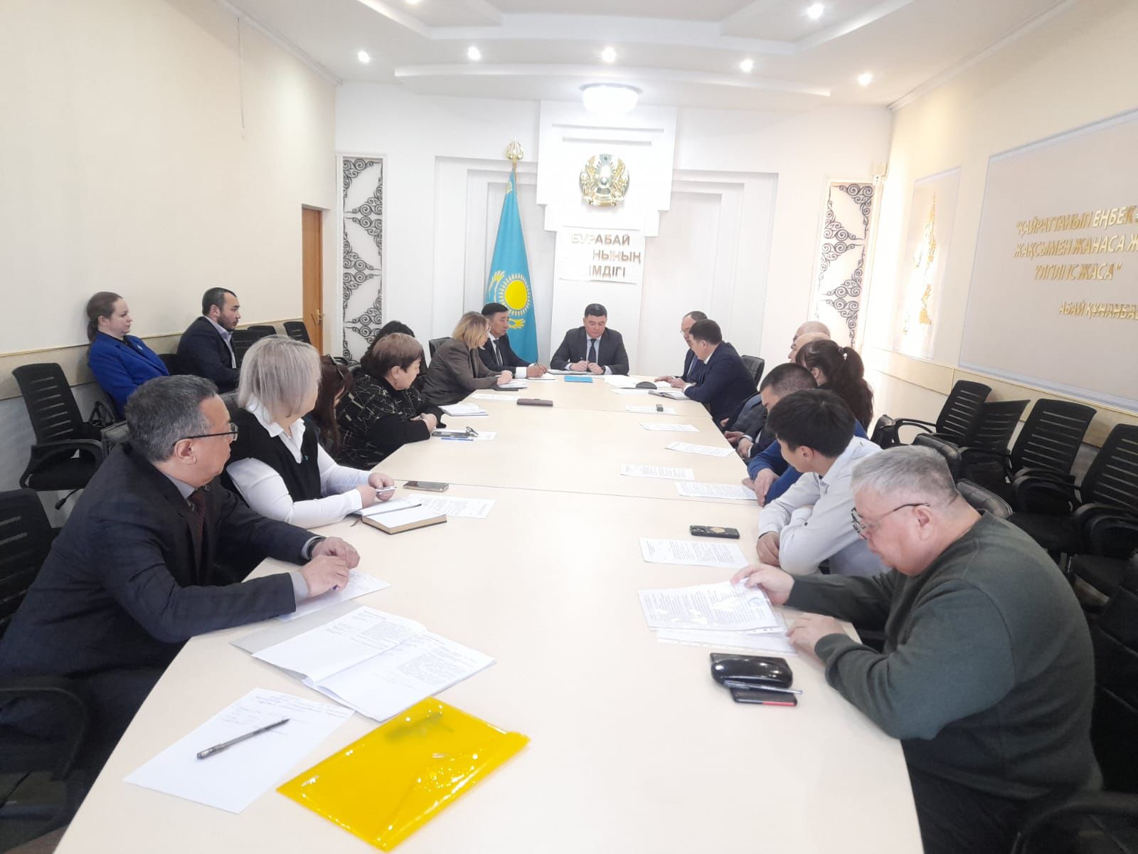 22 февраля в акимате Бурабайского района под председательством акима А.С. Садыкова состоялось заседание комиссии по социальному партнерству и регулированию трудовых отношений.