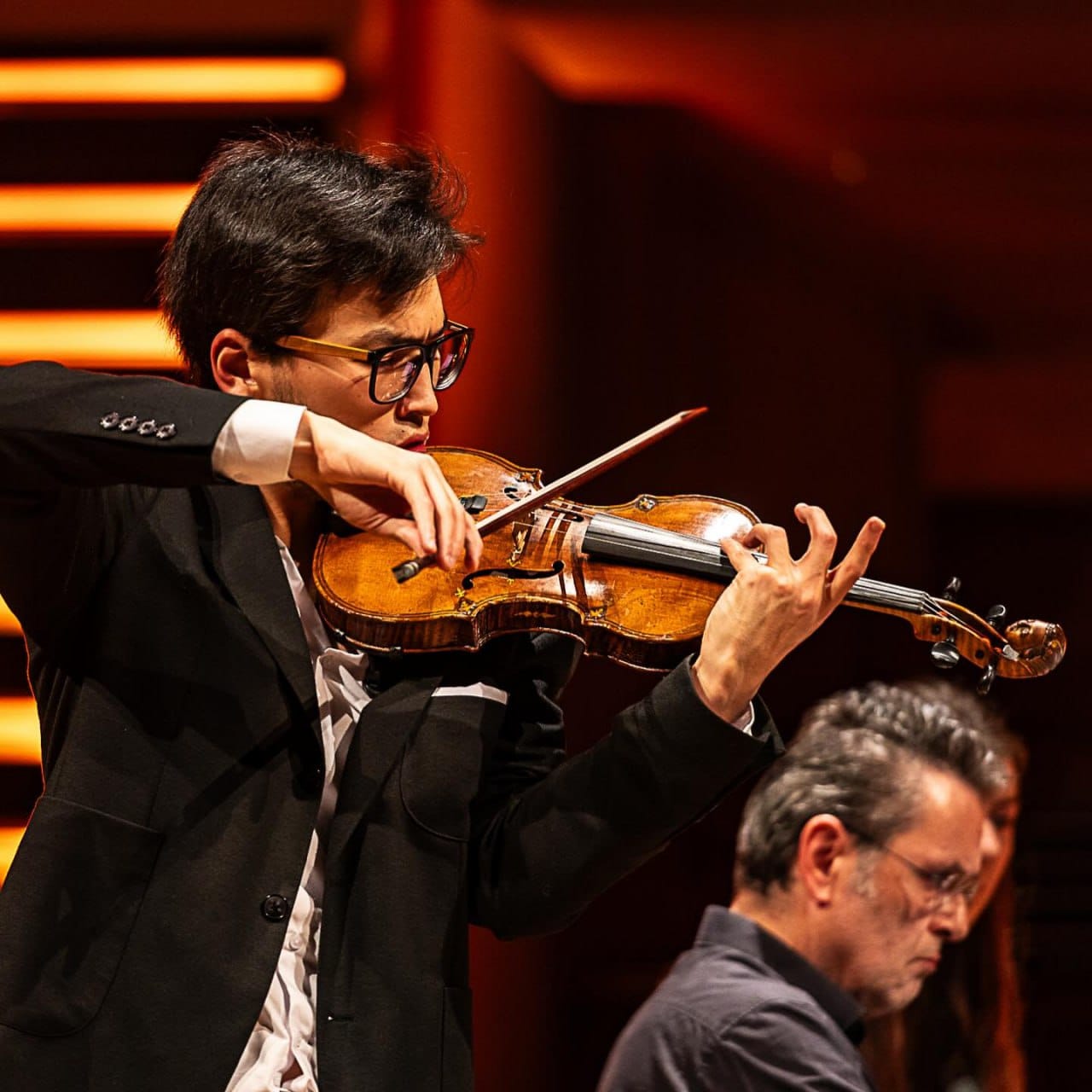 Казахстанец занял второе место на международном конкурсе скрипачей