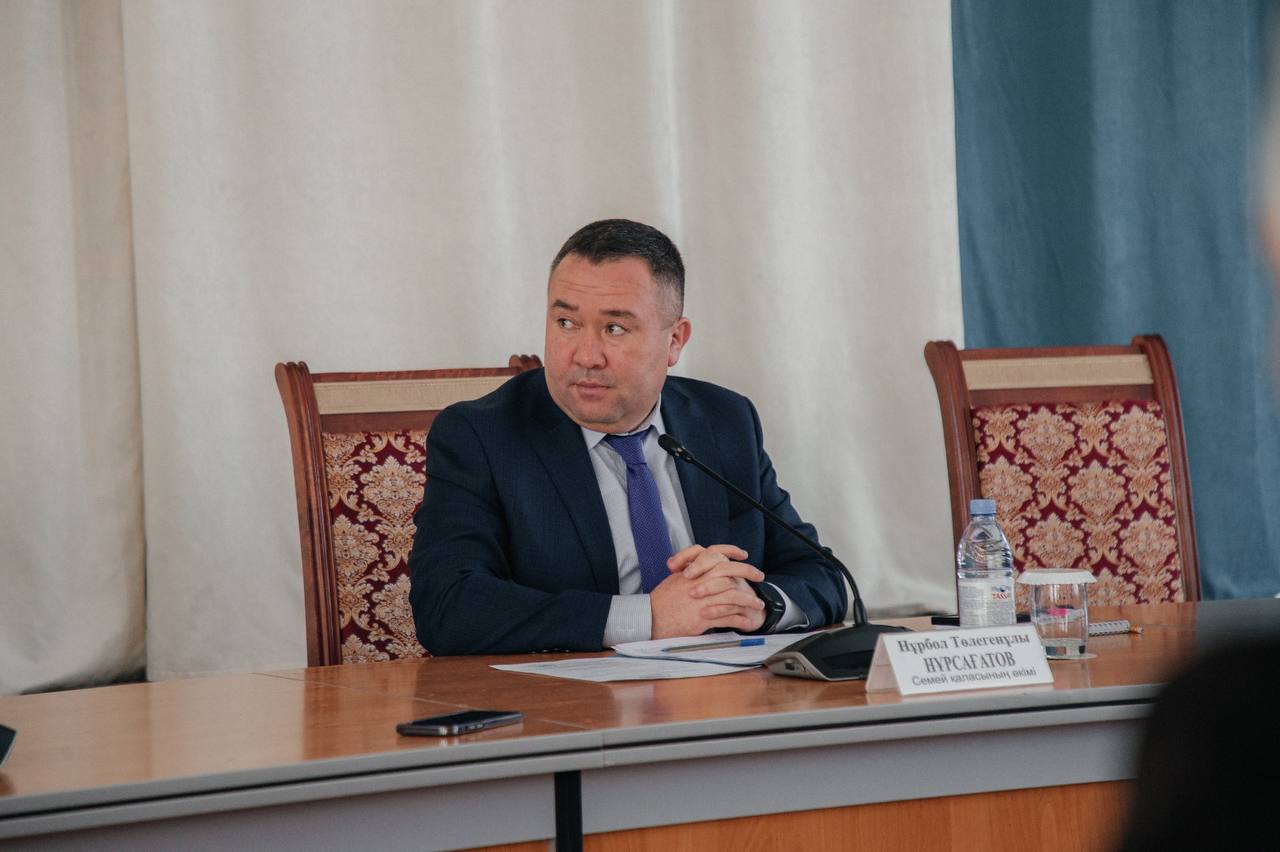 Рассмотрены вопросы профилактики зажора на реке Иртыш