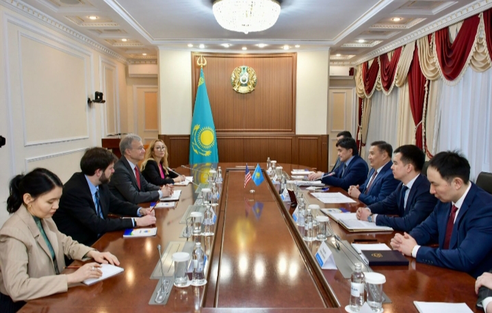Облыс әкімі АҚШ-тың Қазақстандағы Төтенше және Өкілетті Елшісі Дэниел Розенблюмді қабылдады