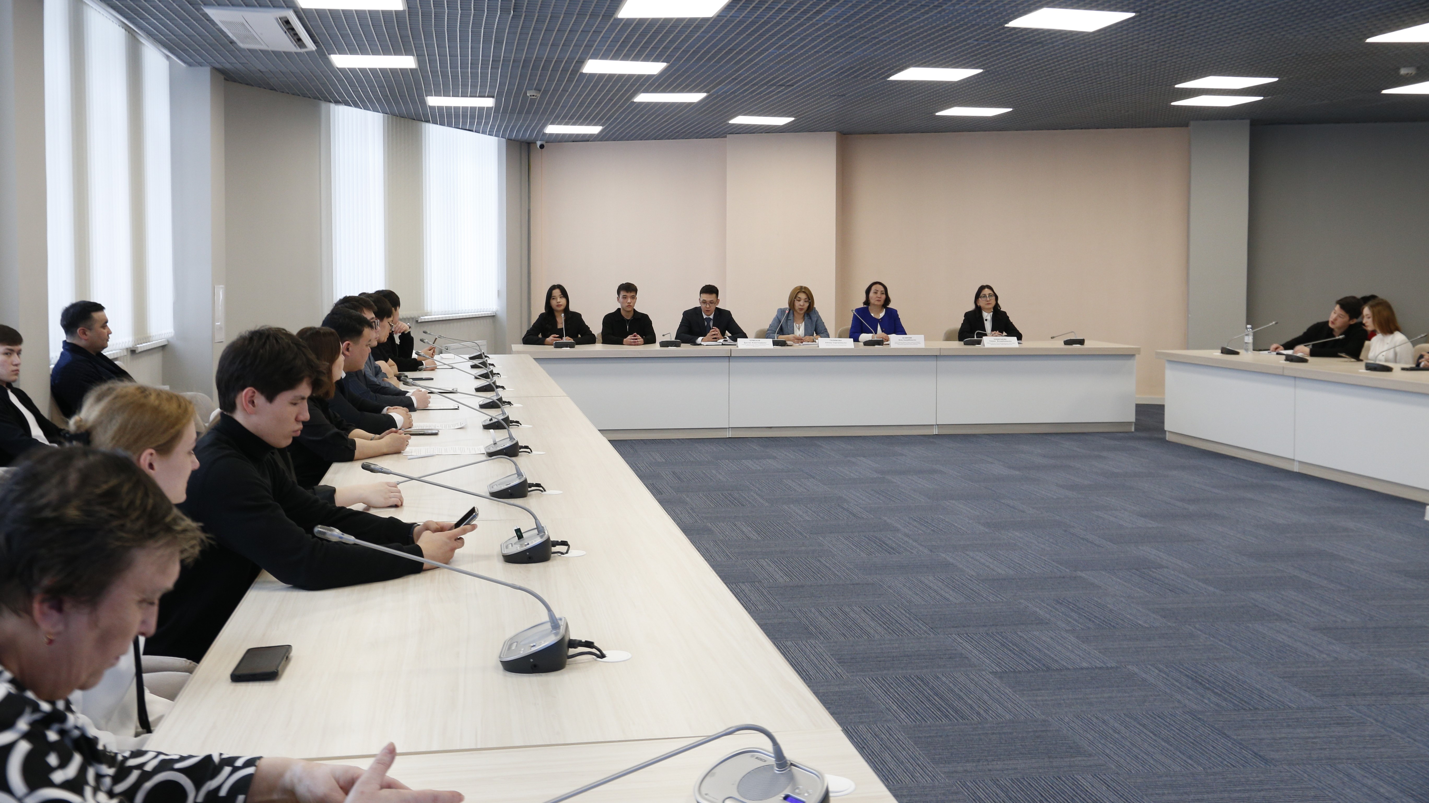 СТУДЕНТОВ - ВОЛОНТЕРОВ ПРОЕКТА «АВТОБУС ДОБРЫХ ДЕЛ» ПОБЛАГОДАРИЛИ ЗА РАБОТУ