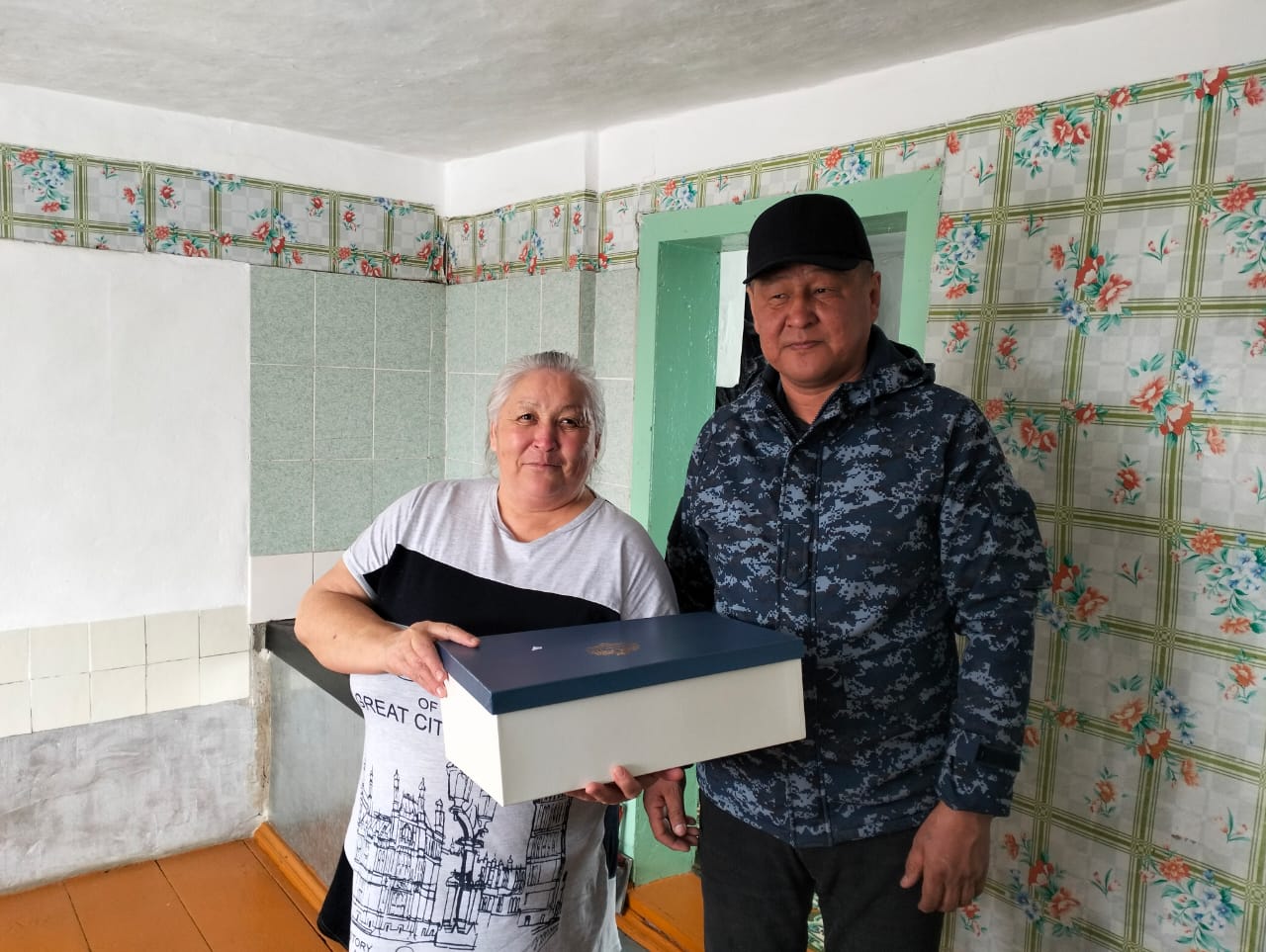 Аким округа поздравил с Международным женским днем