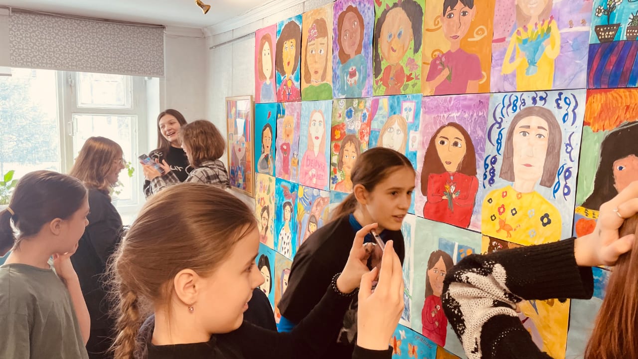 Выставка учащихся художественной школы