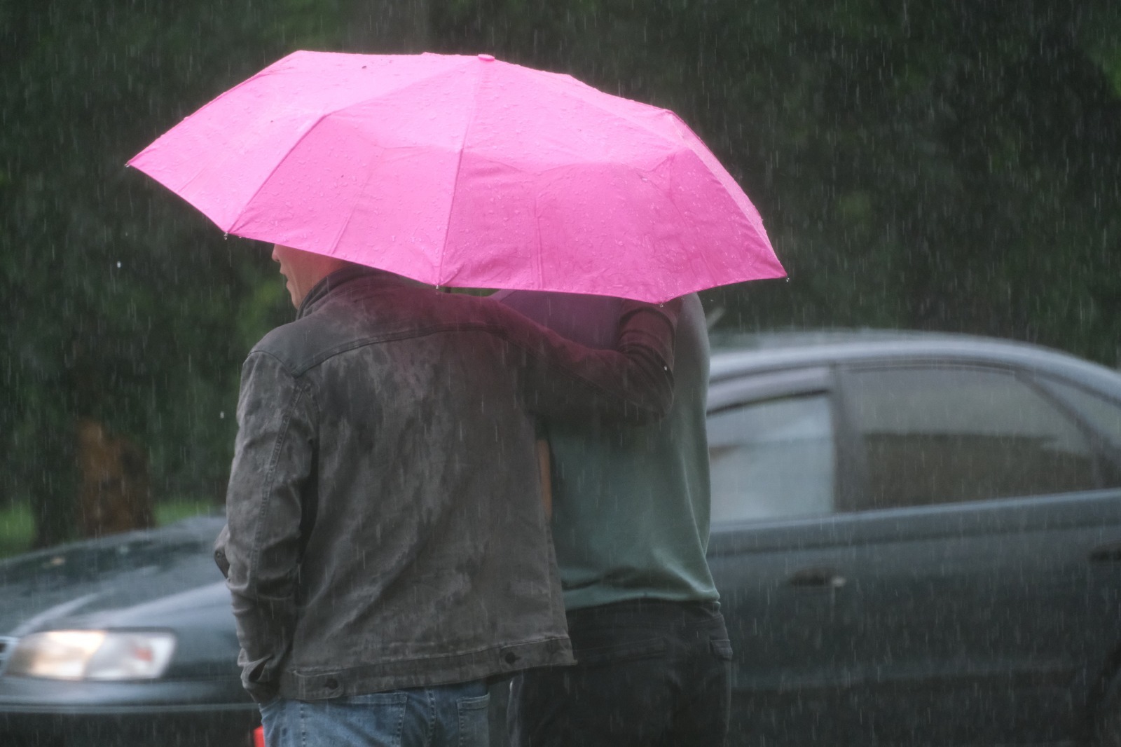 Алматыда нөсерлі жаңбыр жауады деп күтілуде