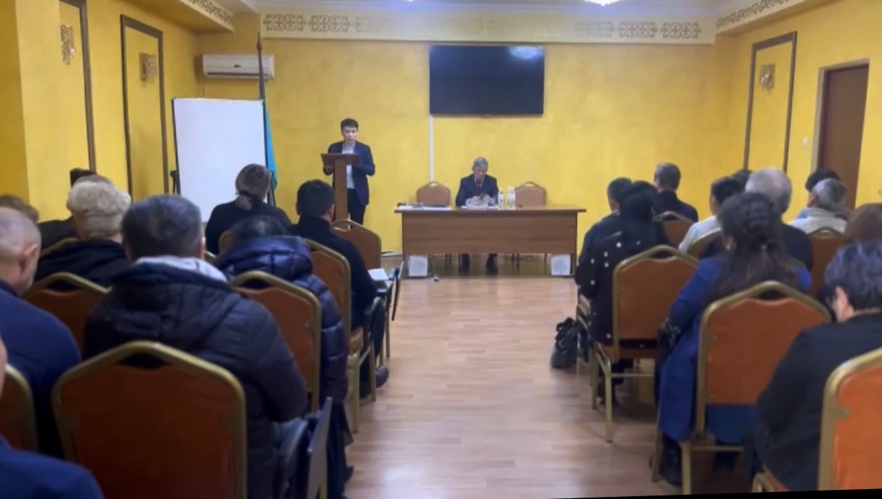 1 марта 2024 года государственным инспектором труда города Алматы – Төлеуғали А. был проведен семинар-совещание на тему «Основы безопасности и охраны труда» с участием представителей различных предприятии.