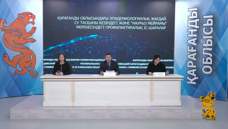 Директорды ұрып жатыр Денис Милани секс туралы