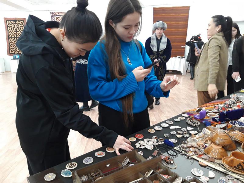 Жоғары ажыратымдылықтағы кеуделер Жоғары ажыратымдылықтағы кеуделер