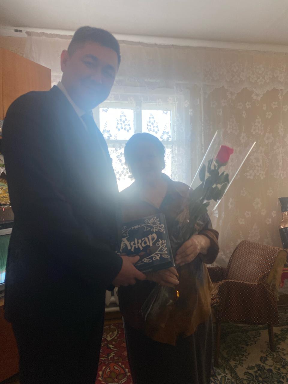 8 марта у одиноких пенсионеров