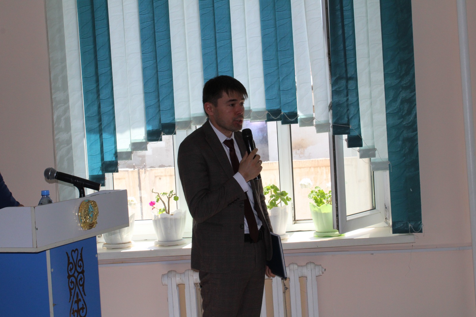 Состоялось публичное обсуждение отчета государственного учреждения "Отдел строительства, архитектуры и градостроительства Уйгурского района"