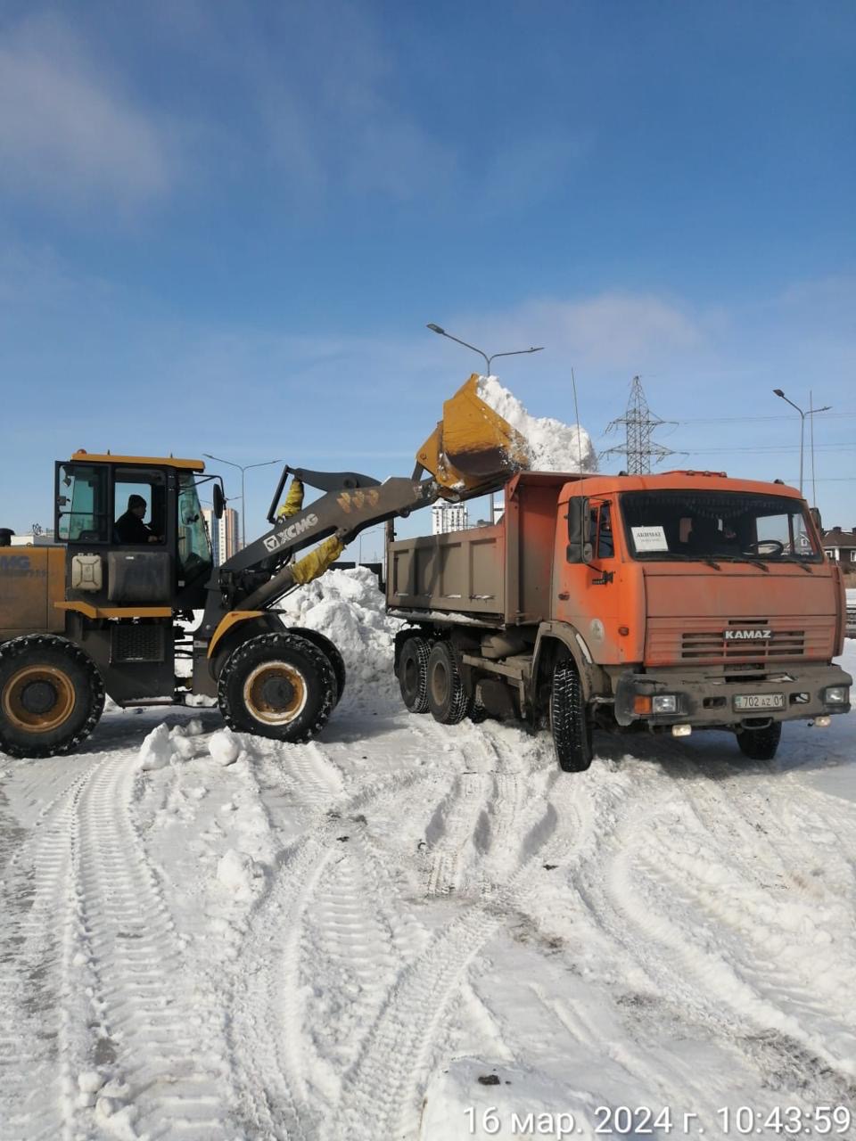 Свыше 16 тысяч кубометров снега вывезли за ночь из Астаны