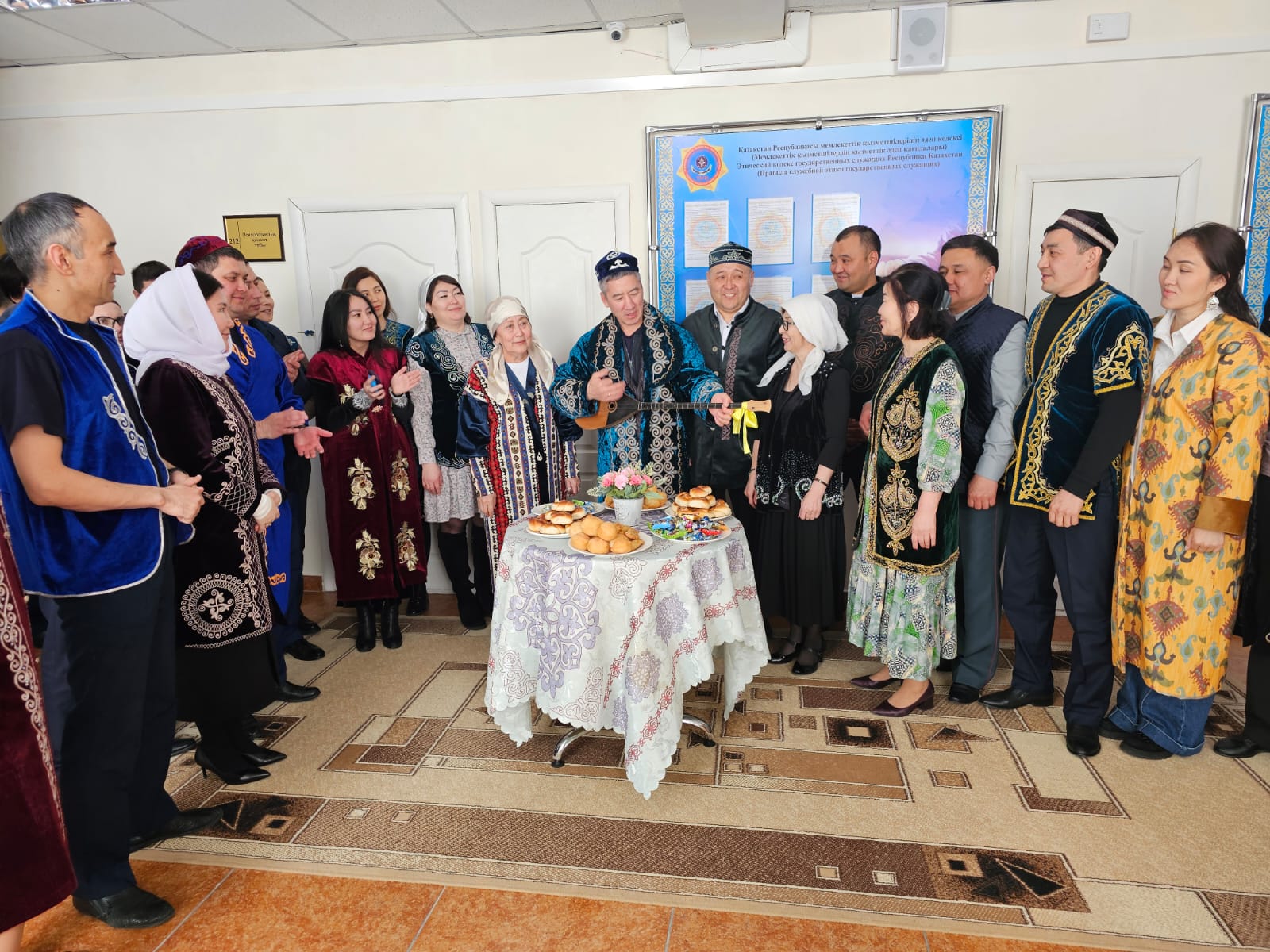 Павлодар облысы ТЖД қызметкерлері «Ұлттық киім күнін» атап өтті.
