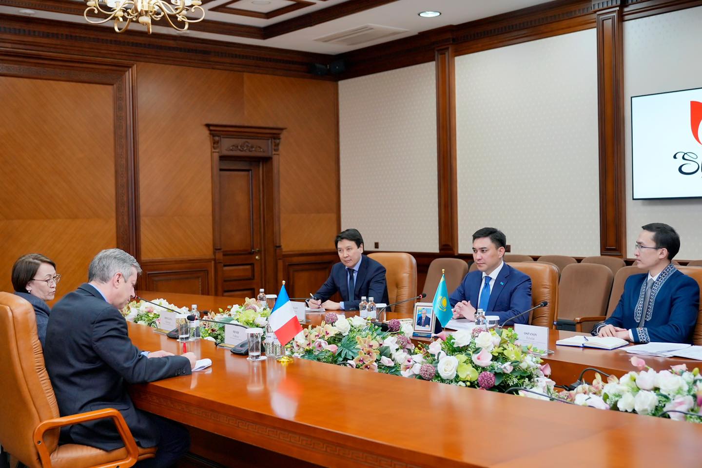 ГАБИТ СЫЗДЫКБЕКОВ ПРИГЛАСИЛ ФРАНЦУЗСКИХ ПАРТНЕРОВ ИНВЕСТИРОВАТЬ В ГОРОД ШЫМКЕНТ