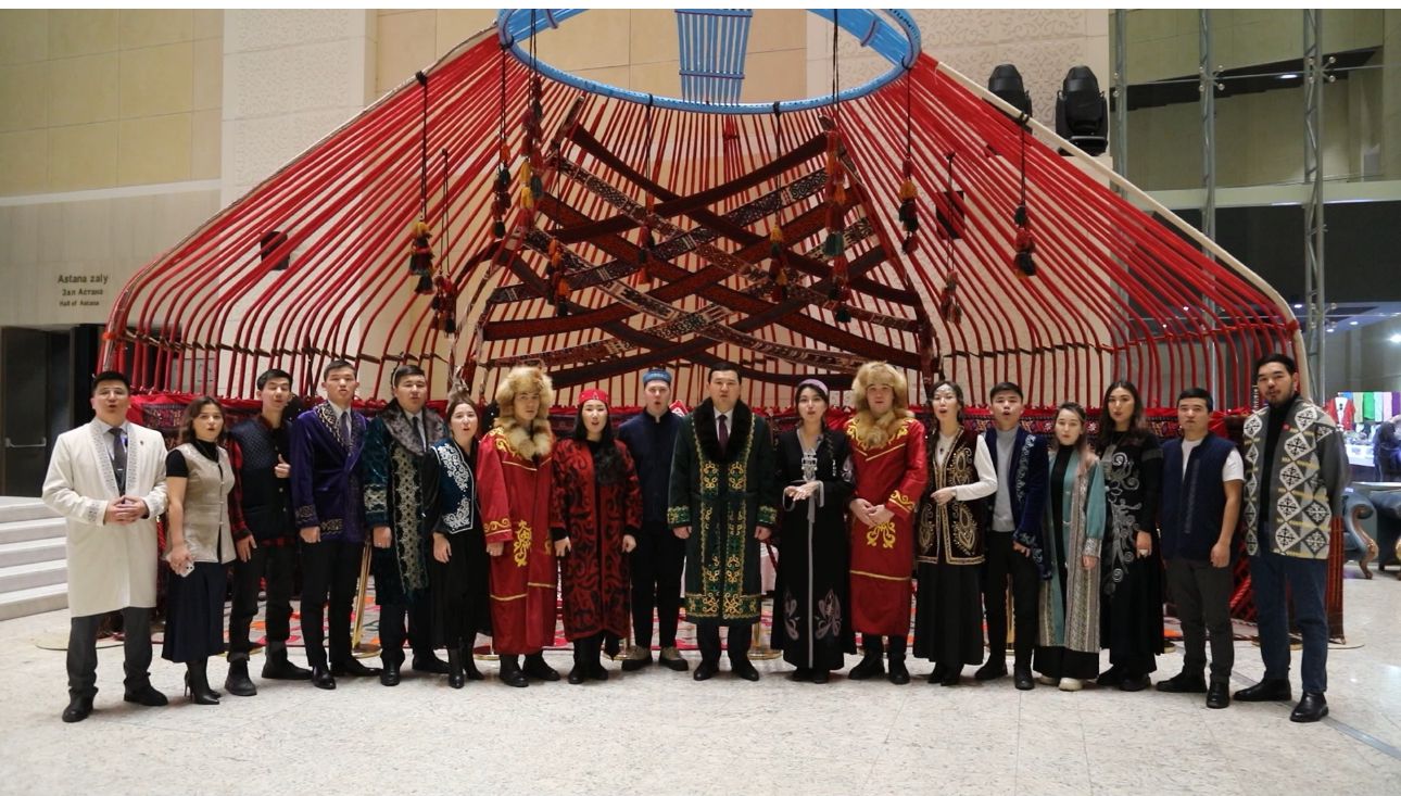 Астанада жастар Ұлттық киім күніне орай арнайы челлендж бастады