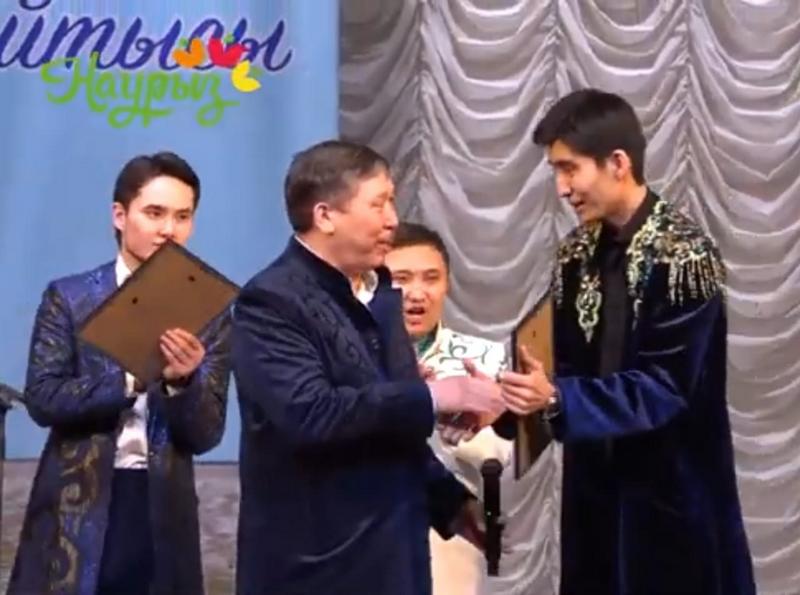 Гран-при республиканского айтыса завоевал акын из Темиртау   