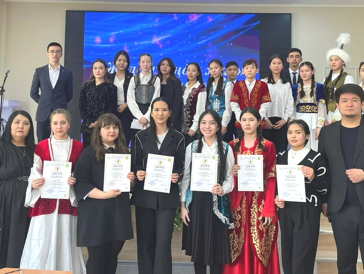 Оқушылар іс-шара жүргізушілерінің өнерін көрсетті