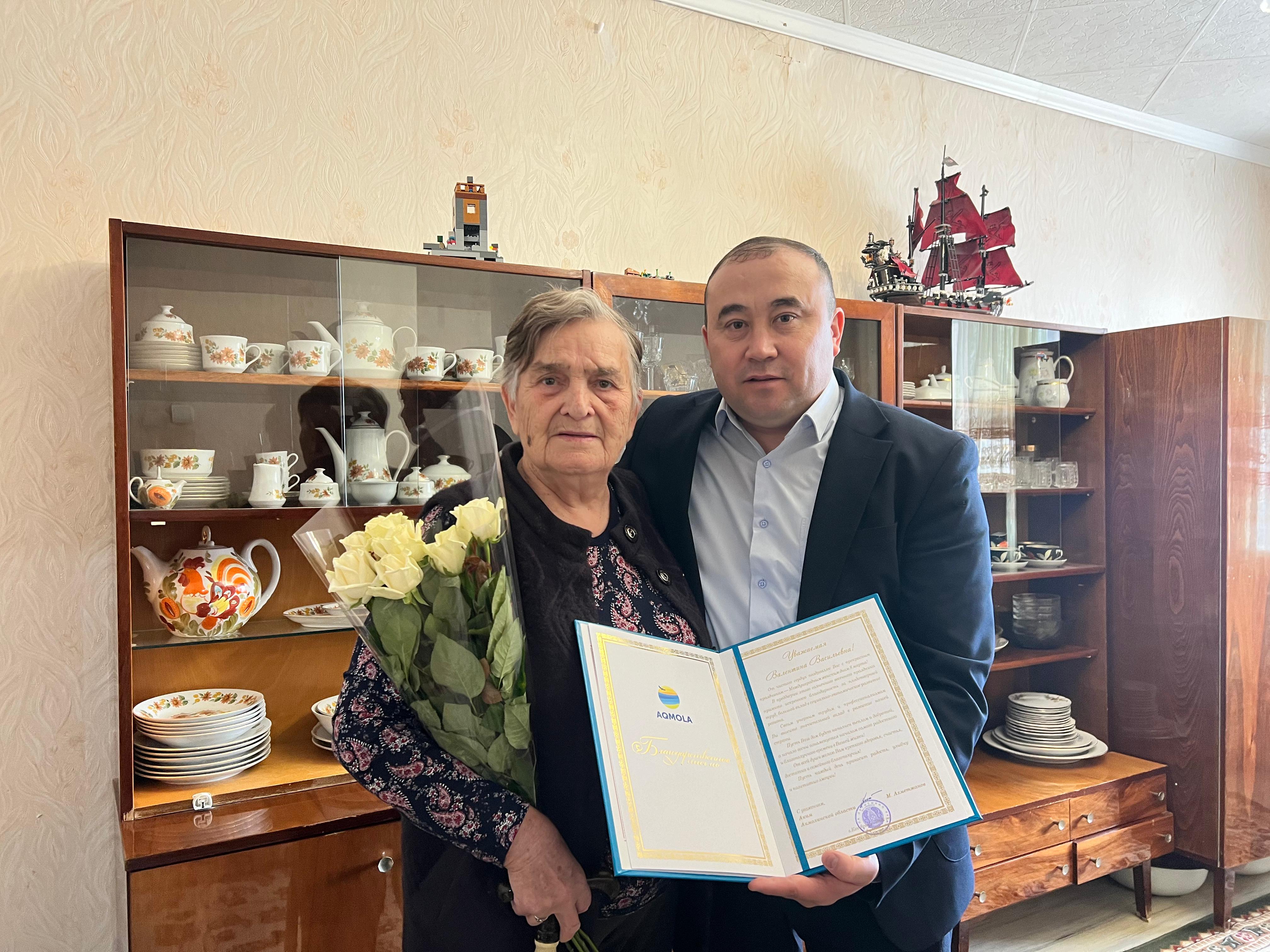 Благодарственным письмом Акима области была награждена Гребенюк Валентина