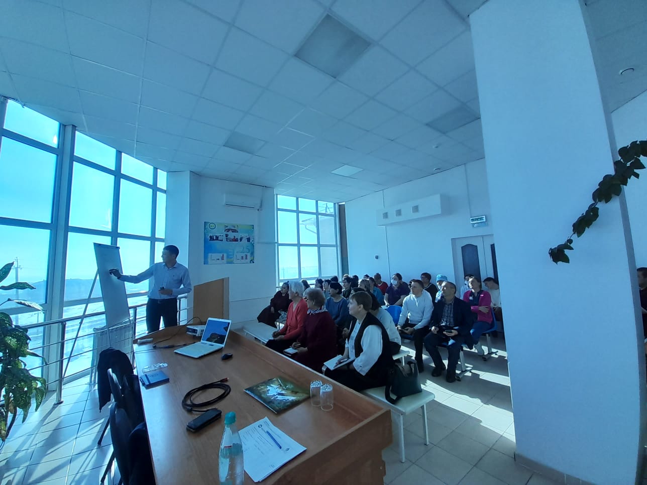 Large-scale financial literacy training for the population under the project of the AMANAT party - "Karyzsyz kogam" in the Akmola region