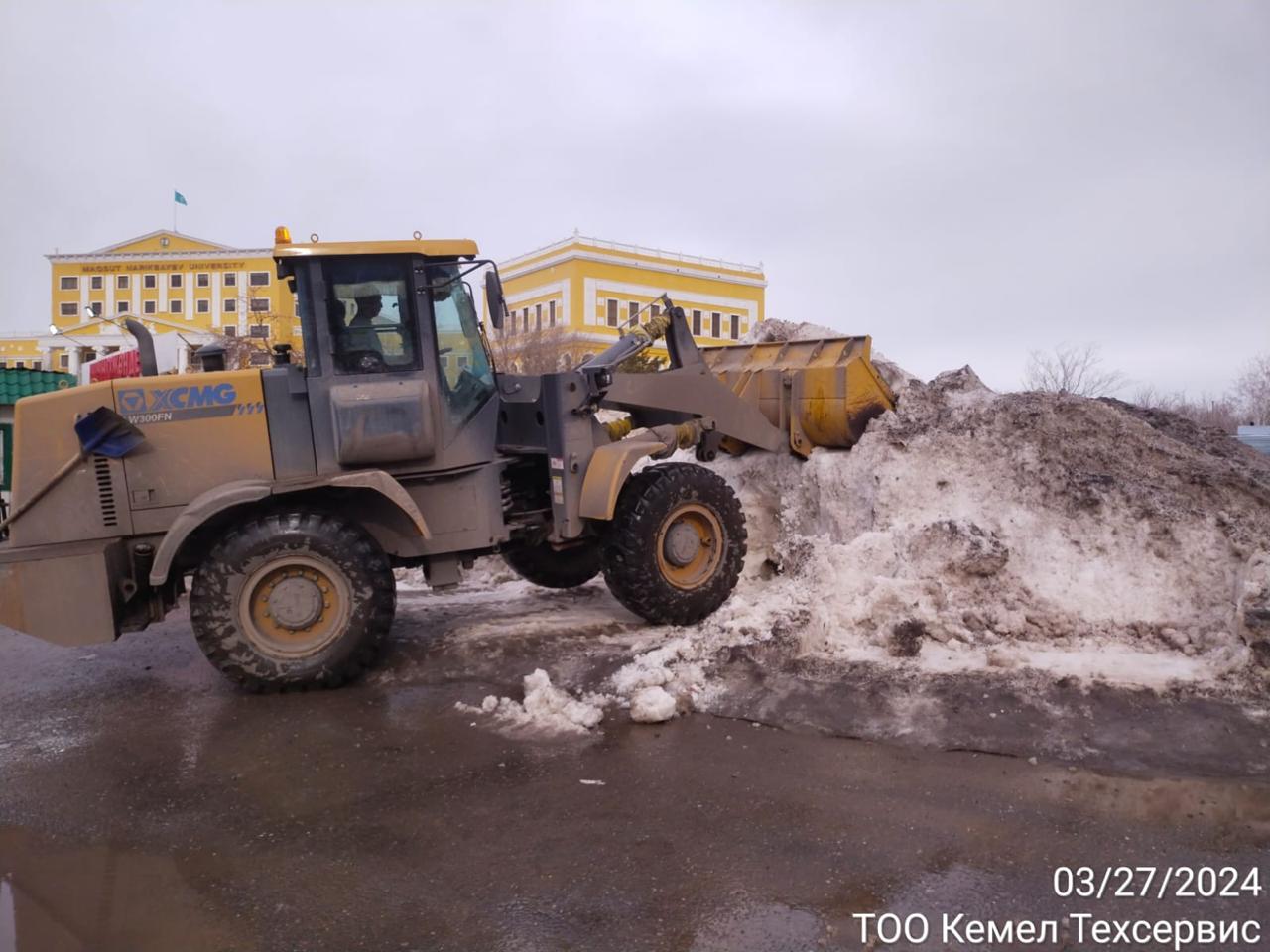 За ночь из Астаны вывезли более 6,1 тыс. кубометров снега