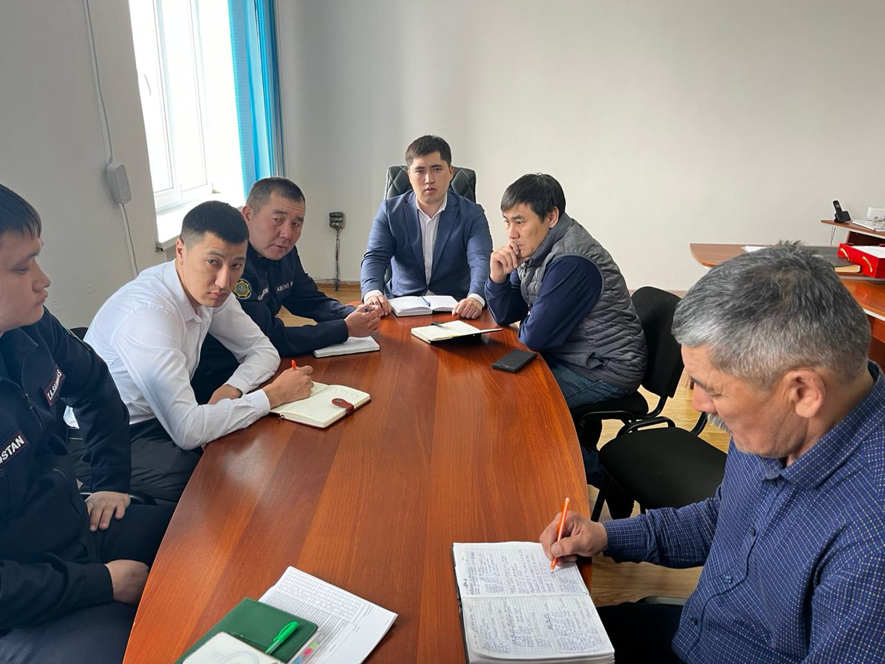 Под председательством и. о. заместителя акима района Дархана Бейсембекова состоялось заседание районного противопаводкового штаба.