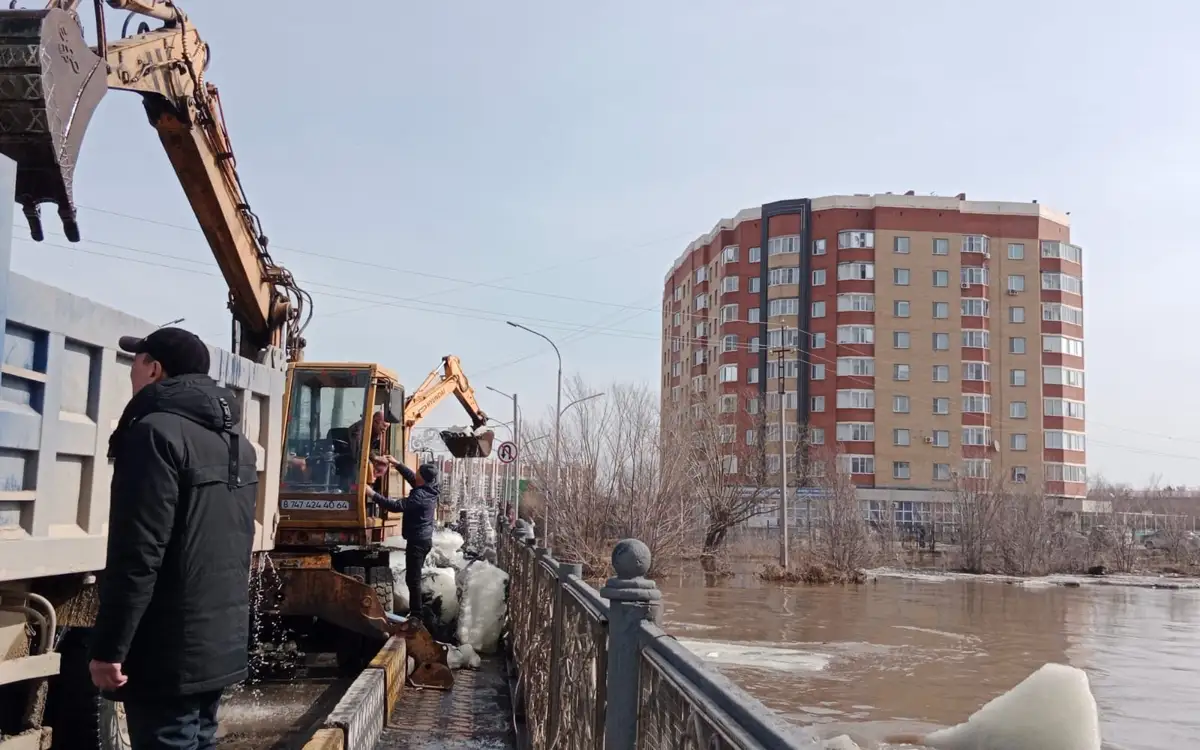 Өзен суы Көкшетаудағы көпірді басты: су деңгейі бақылауда