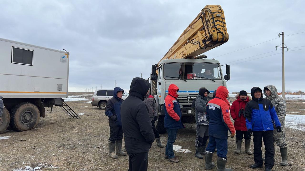 В Костанайской области восстанавливают электричество в пострадавших сёлах.