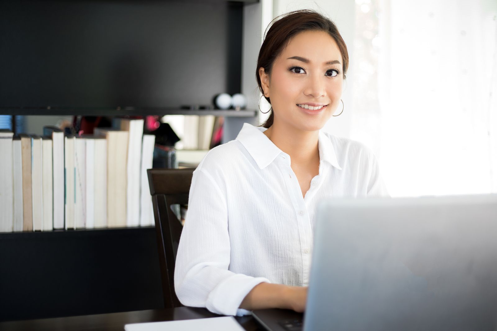 Как отличить работу от услуги
