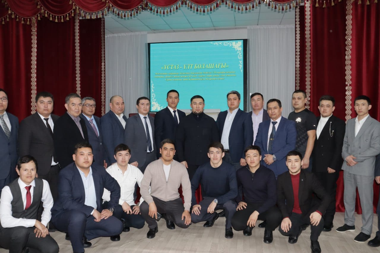 АРДАҚ НАЗАРОВ ҚАНДЫАҒАШТЫҚ ОҚУШЫЛАРМЕН КЕЗДЕСТІ