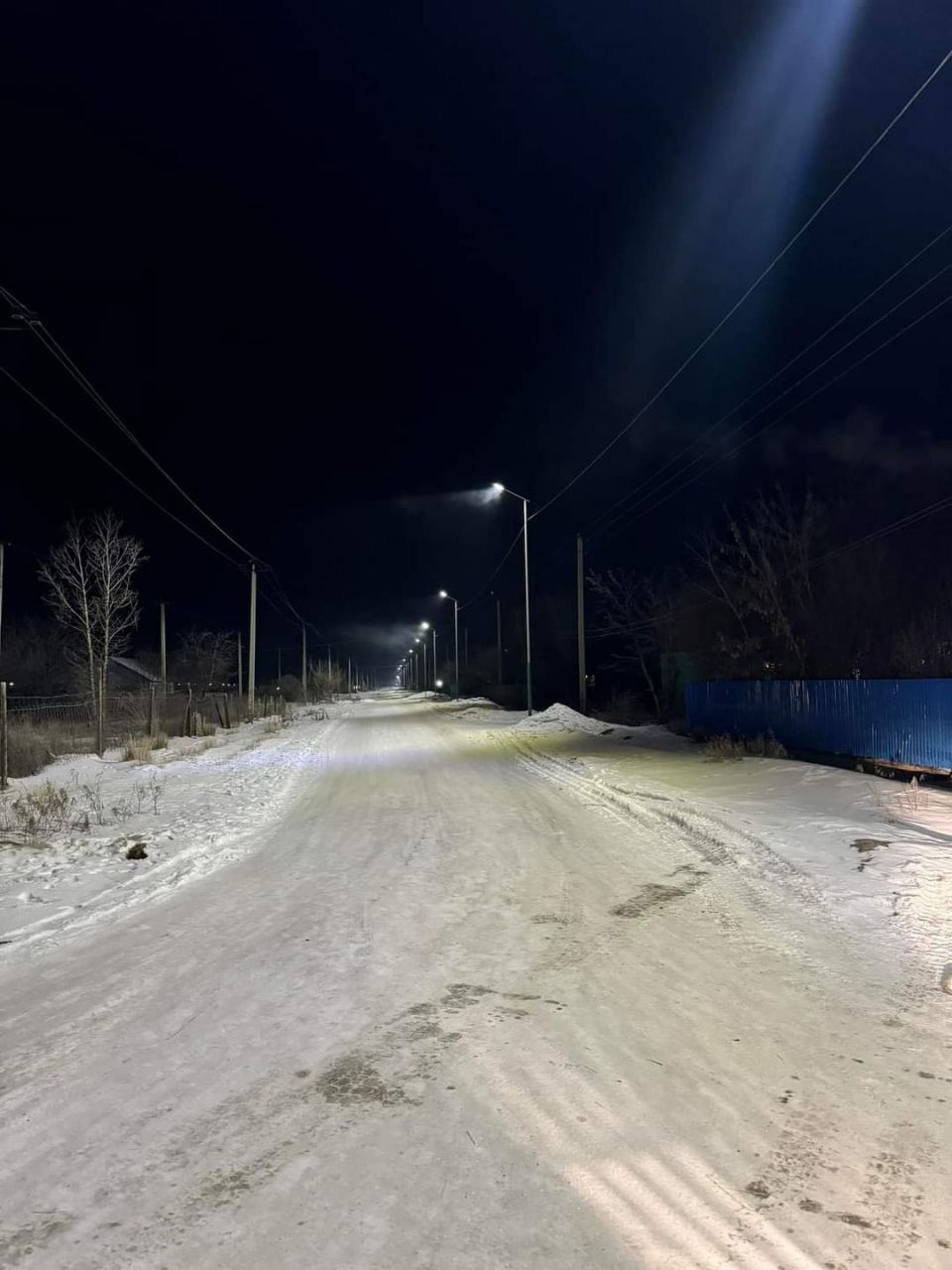 В селе Акжар подрядчик за свой счет заменил все вышедшие из строя светильники.