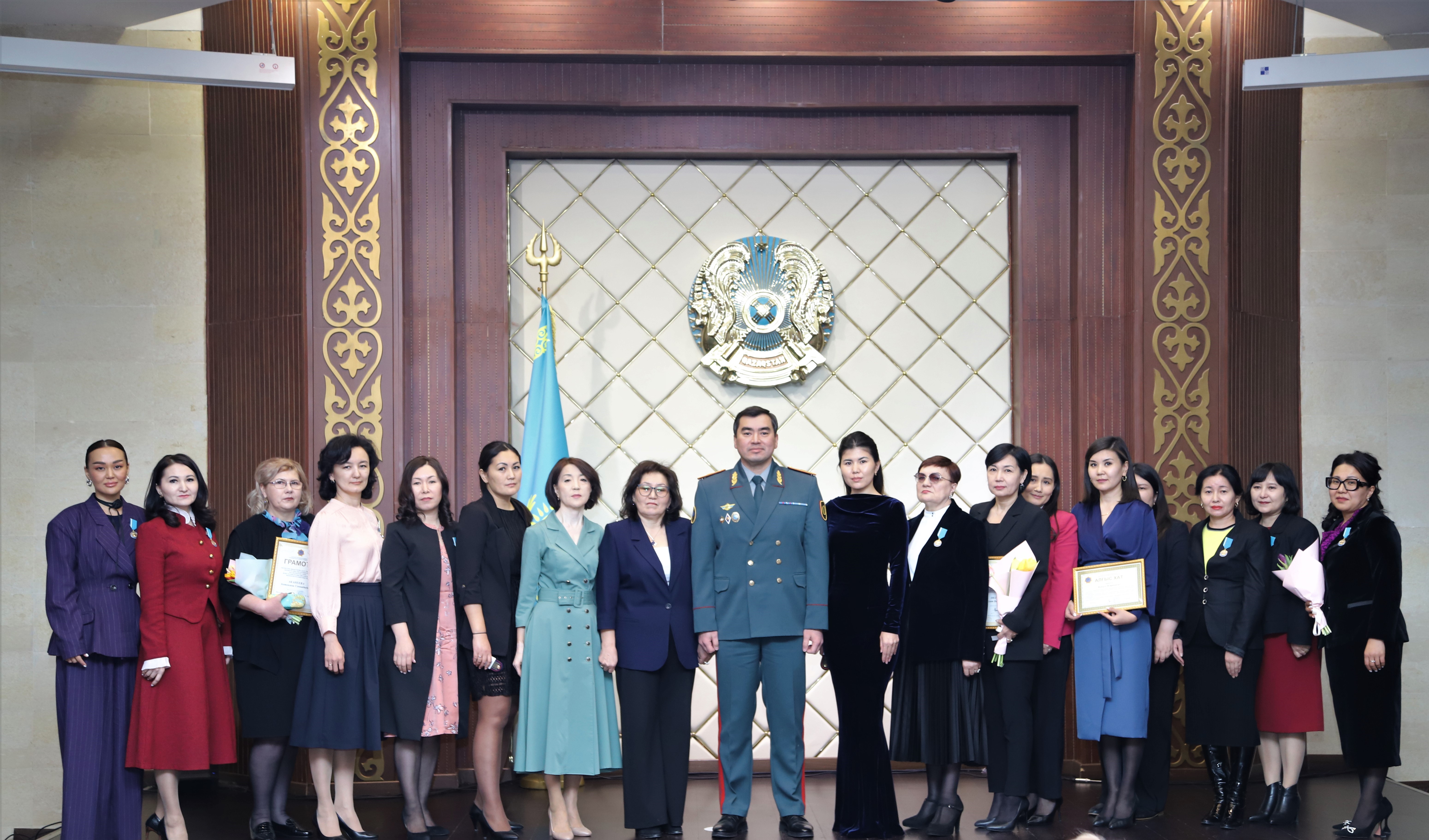 ТЖМ нәзік жандыларды құттықтады