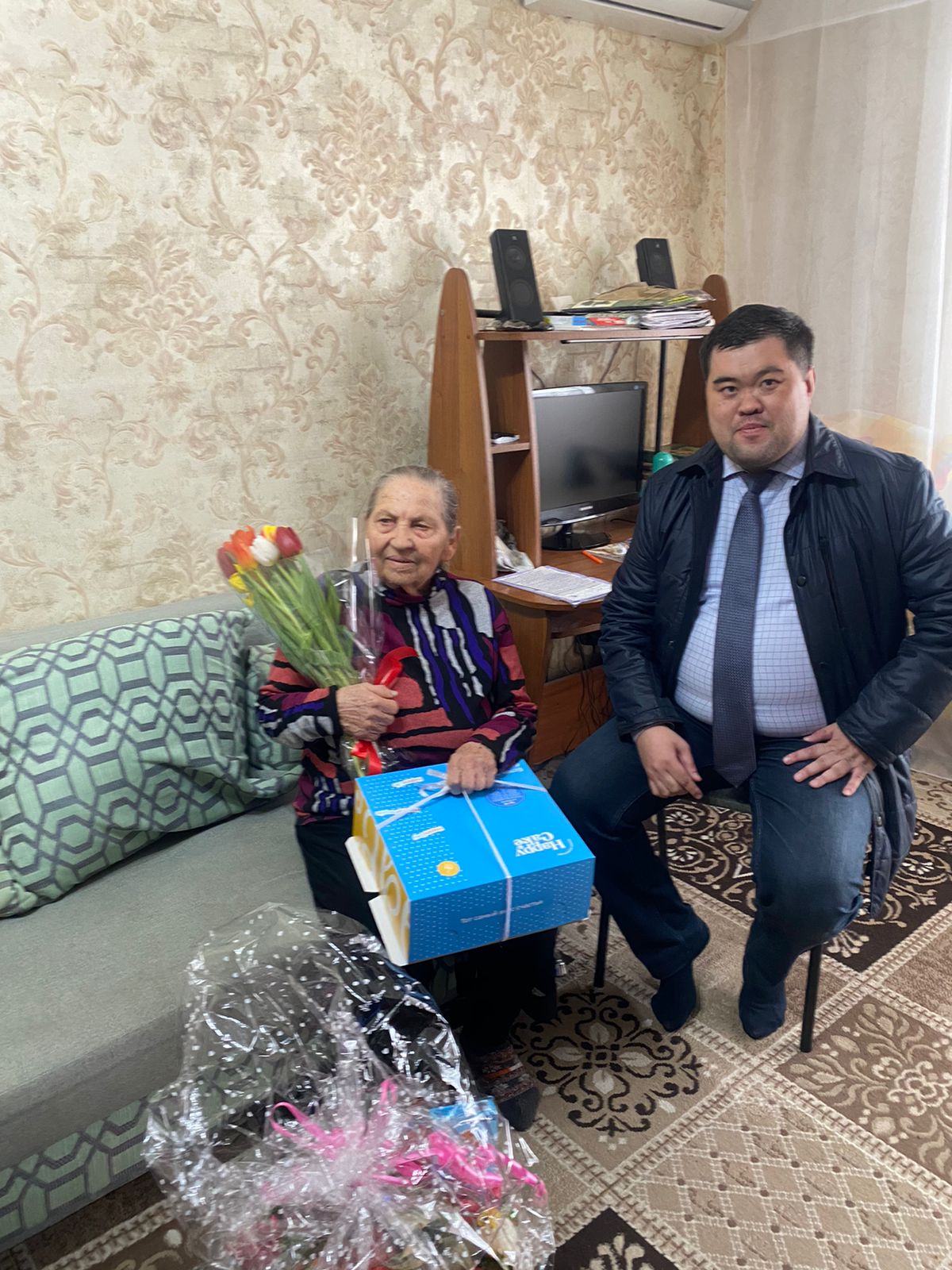 Head of the Department of State architectural and construction control of Mangystau region Utepkali Dauren Talapovich congratulated on March 8-International Women's day.