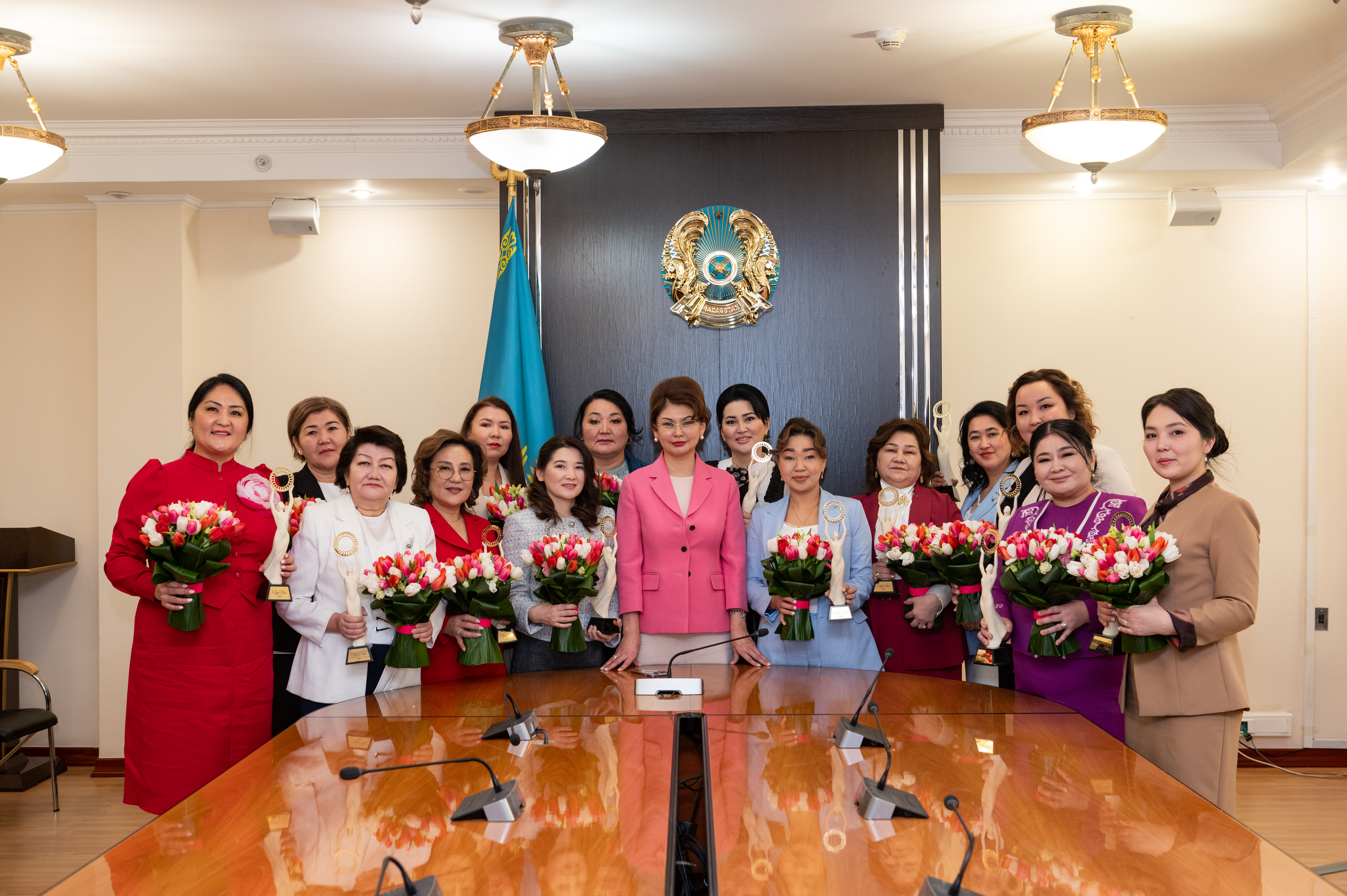Астанада «Ару Ана» республикалық үздік жобалар байқауының жеңімпаздары марапатталды