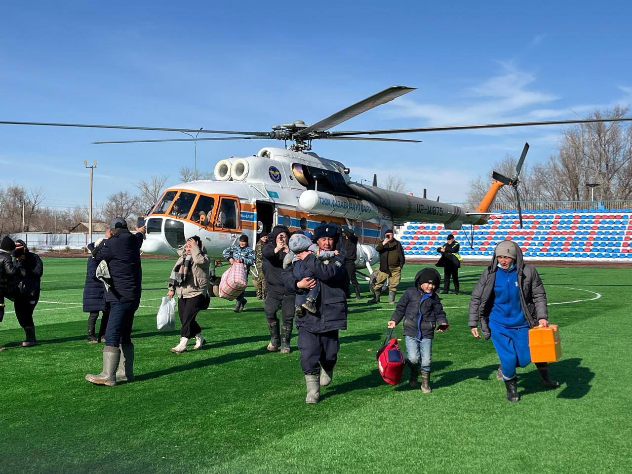 Әуе күштері 1660 адамды эвакуациялады