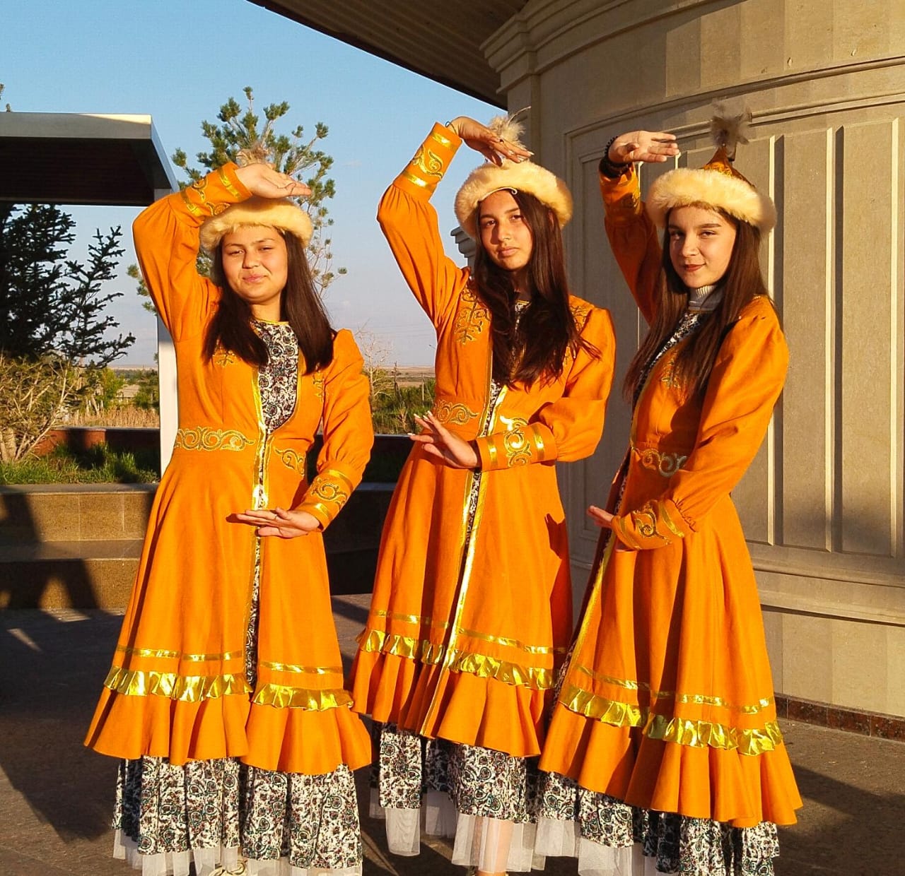 БИ ҮЙІРМЕСІ: ПАЙДАСЫ МЕН ҚУАНЫШЫ