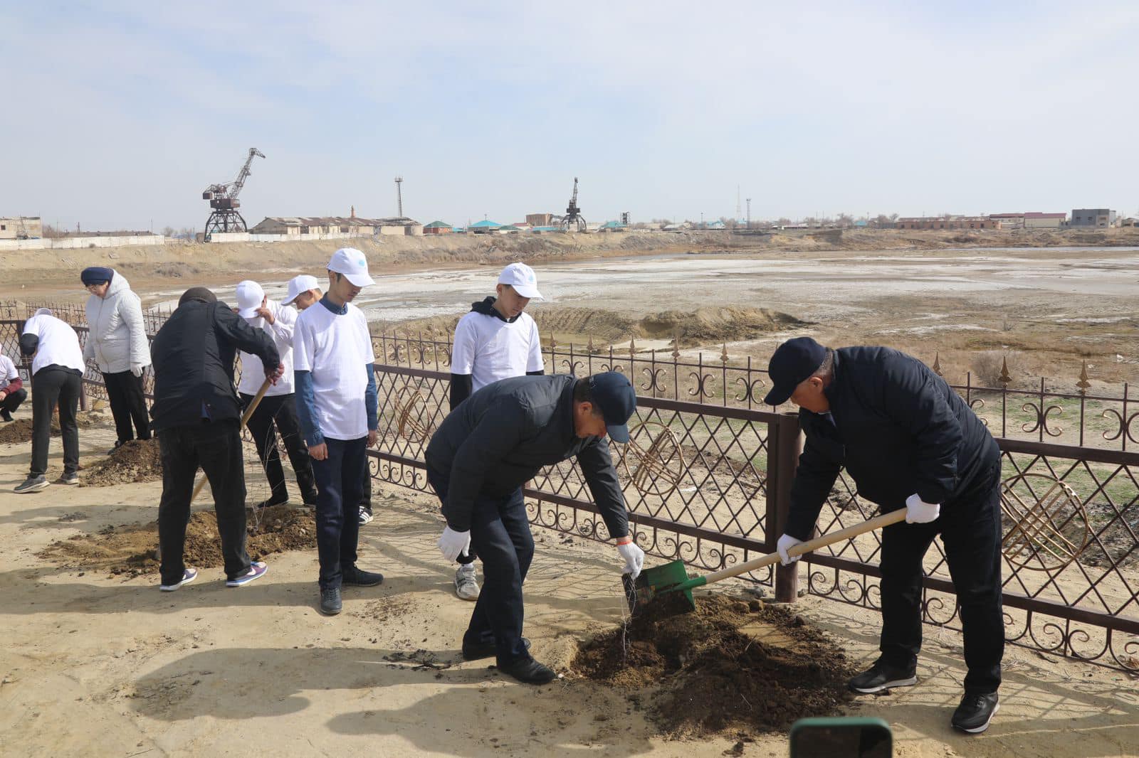 Аральский район внес свой вклад в республиканскую экологическую акцию «Чистый Казахстан»