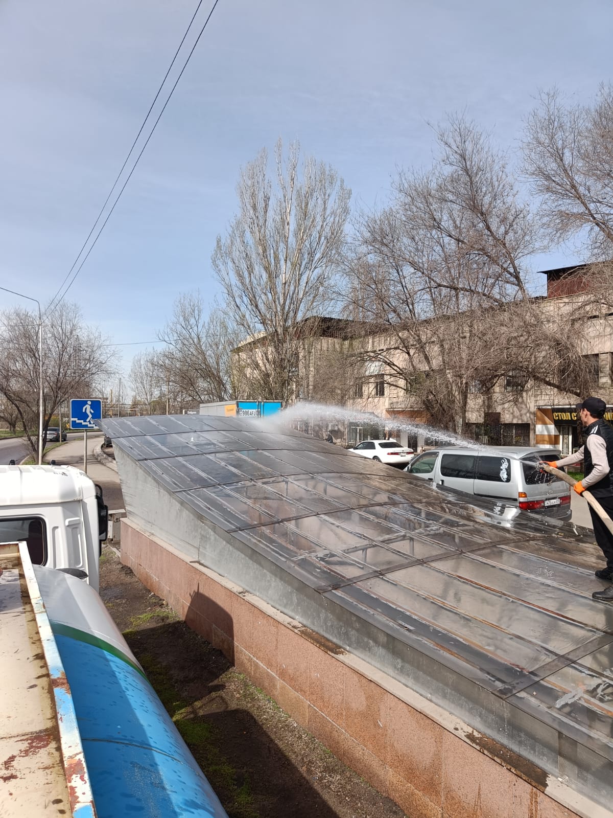 В рамках кампании "Алматы наш общий дом" проведены работы по комплексной уборке надземных и подземных пешеходных переходов!!!