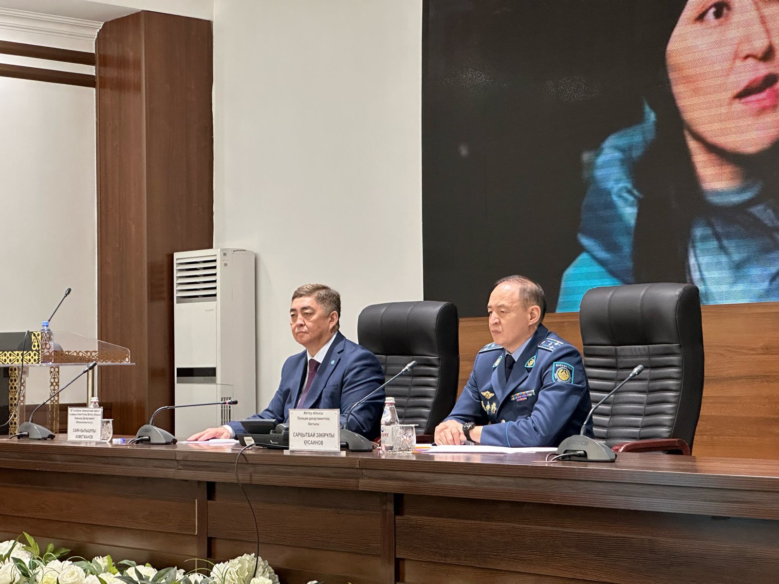 Массаж эротикалық порно көру