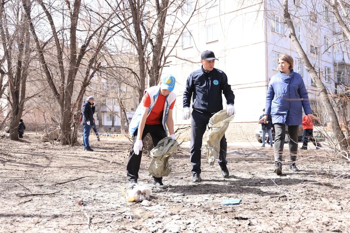 Ermaganbet Bulekpayev, together with the residents of Temirtau, went on a clean-up day
