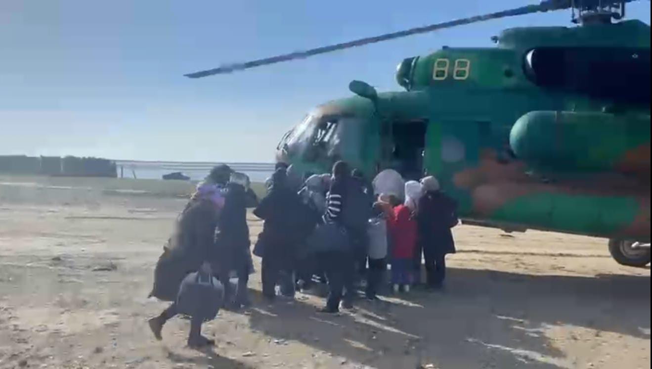 Авиация НГ МВД РК: Экипаж Нацгвардии спас более 20 детей в Актюбинской области