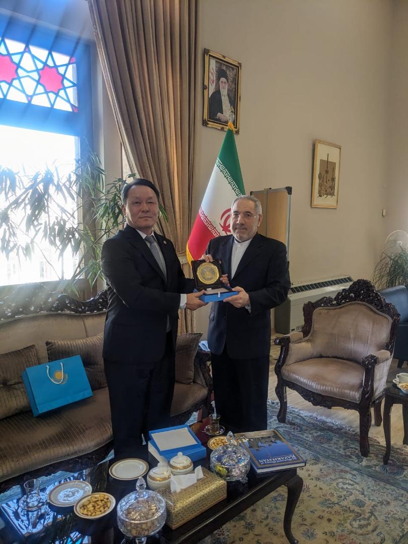 Посол О.Оналбаев встретился с Генеральным директором Департамента протокола МИД Ирана М.Мортазаифаром