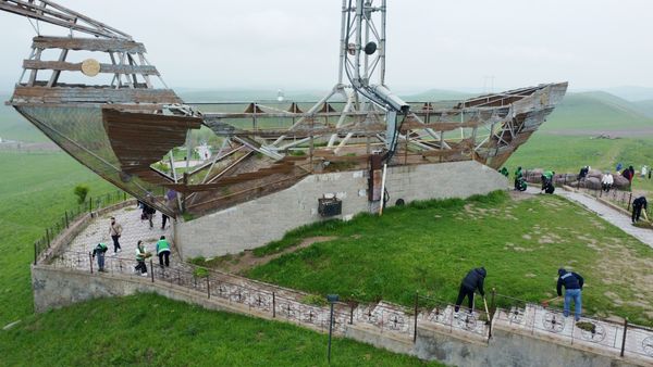 ҚАЗЫҒҰРТ: «КИЕЛІ МЕКЕН» АПТАЛЫҒЫ «КЕМЕ ҚАЛҒАН» МОНУМЕНТІН АББАТТАНДЫРУДАН БАСТАЛДЫ