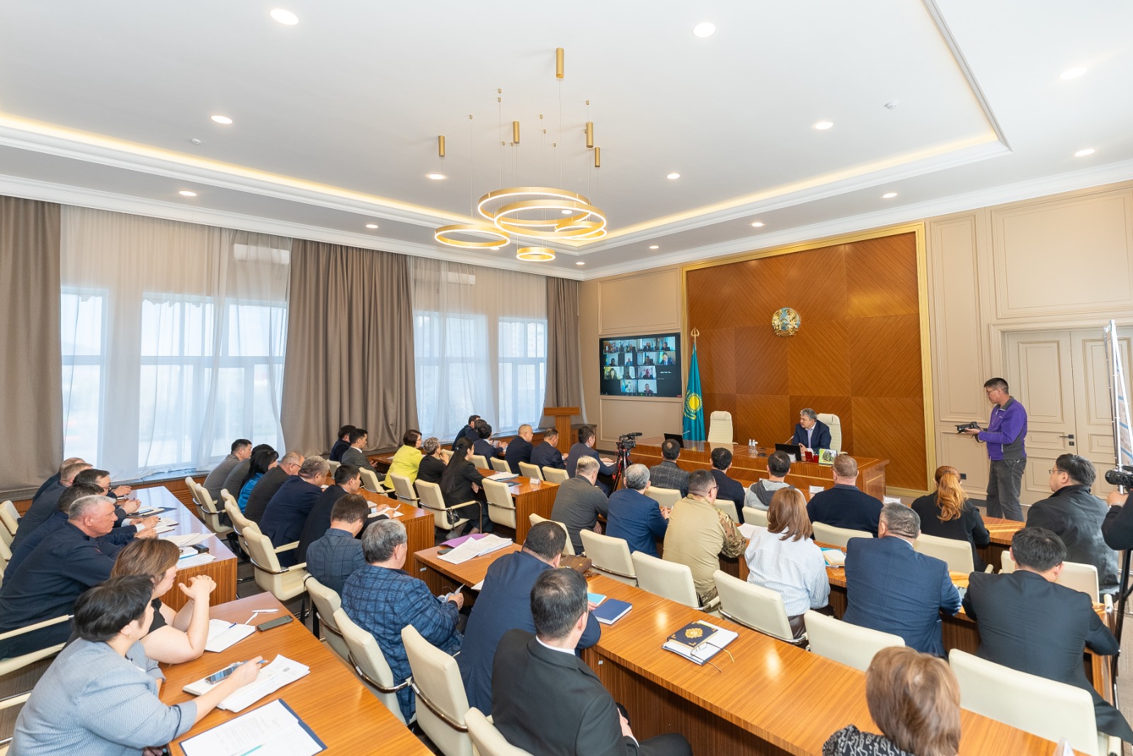 В областном акимате ВКО состоялось  заседание областного штаба по координации  противопаводковых    мероприятий под председательством акима области  Ермека Кошербаева.