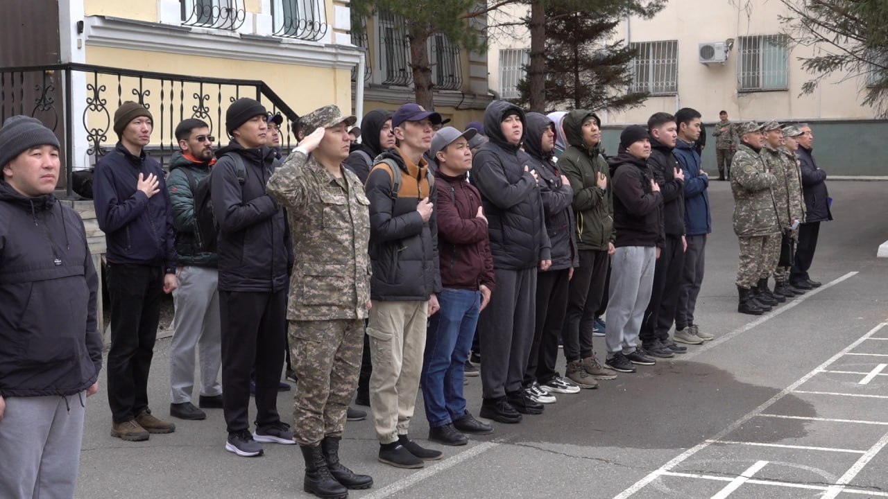 В Астане военнообязанные отправились на учебные воинские сборы