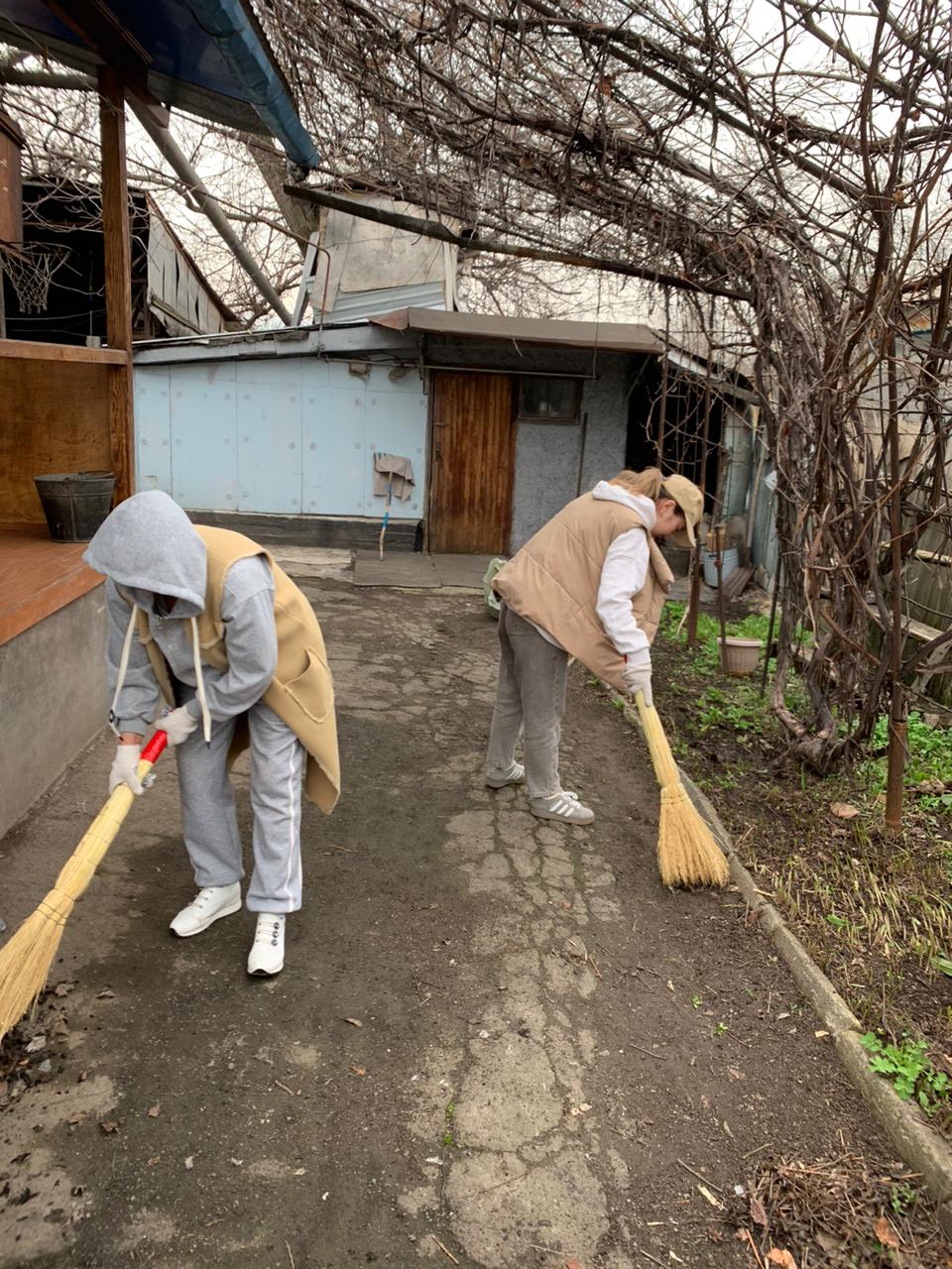«Помоги ближнему»: алматинцам предложили позаботиться о ветеранах и пожилых людях