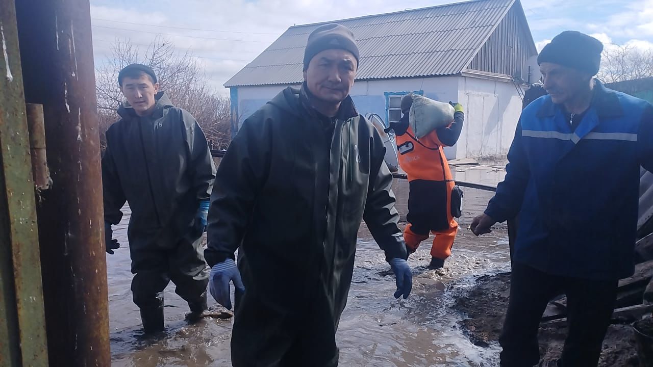 Противопаводковые работы продолжаются в селе Двуречное Есильского района