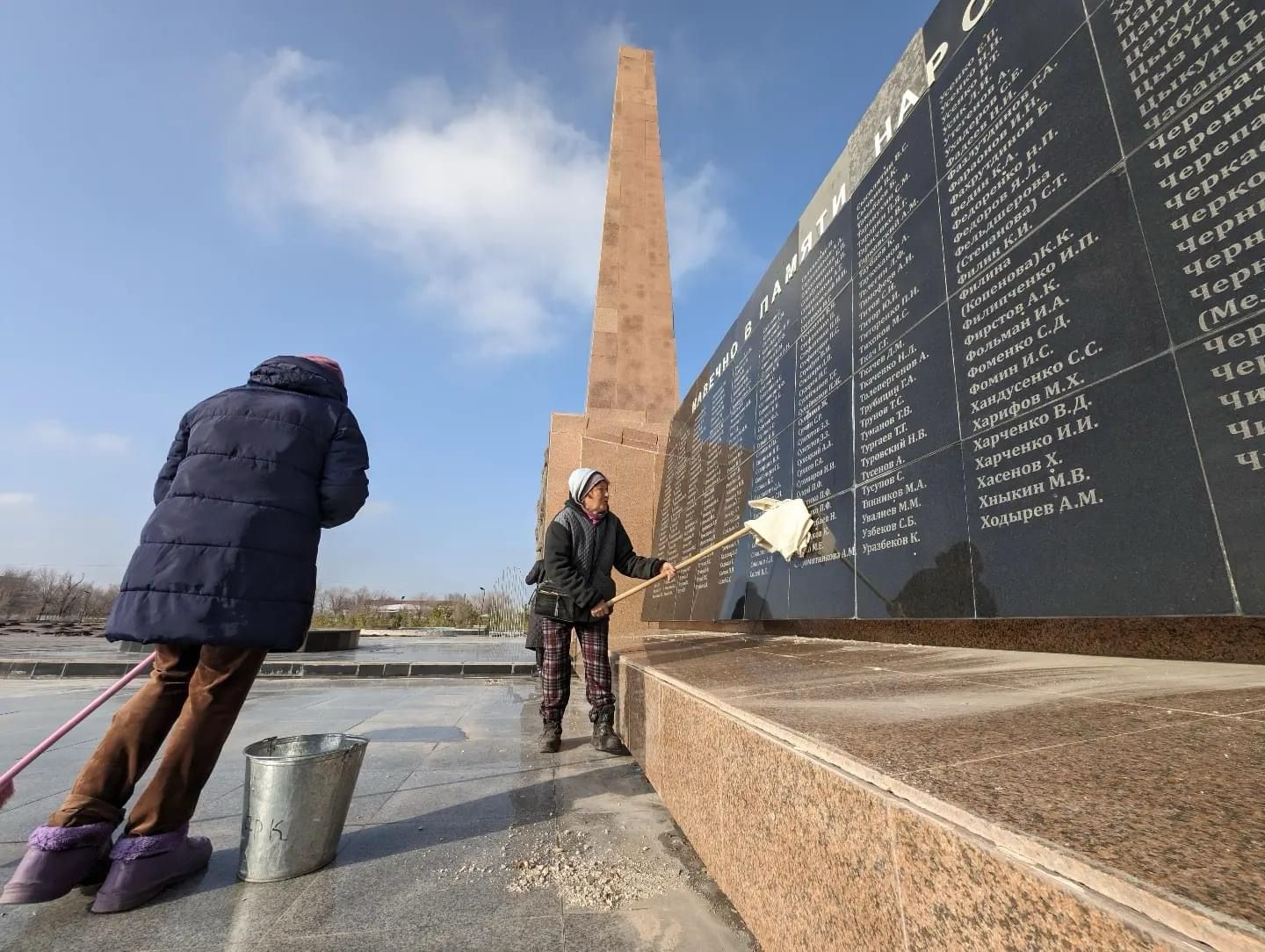 Мемориалы, памятники, парки и скверы приводят в порядок в Карагандинской области