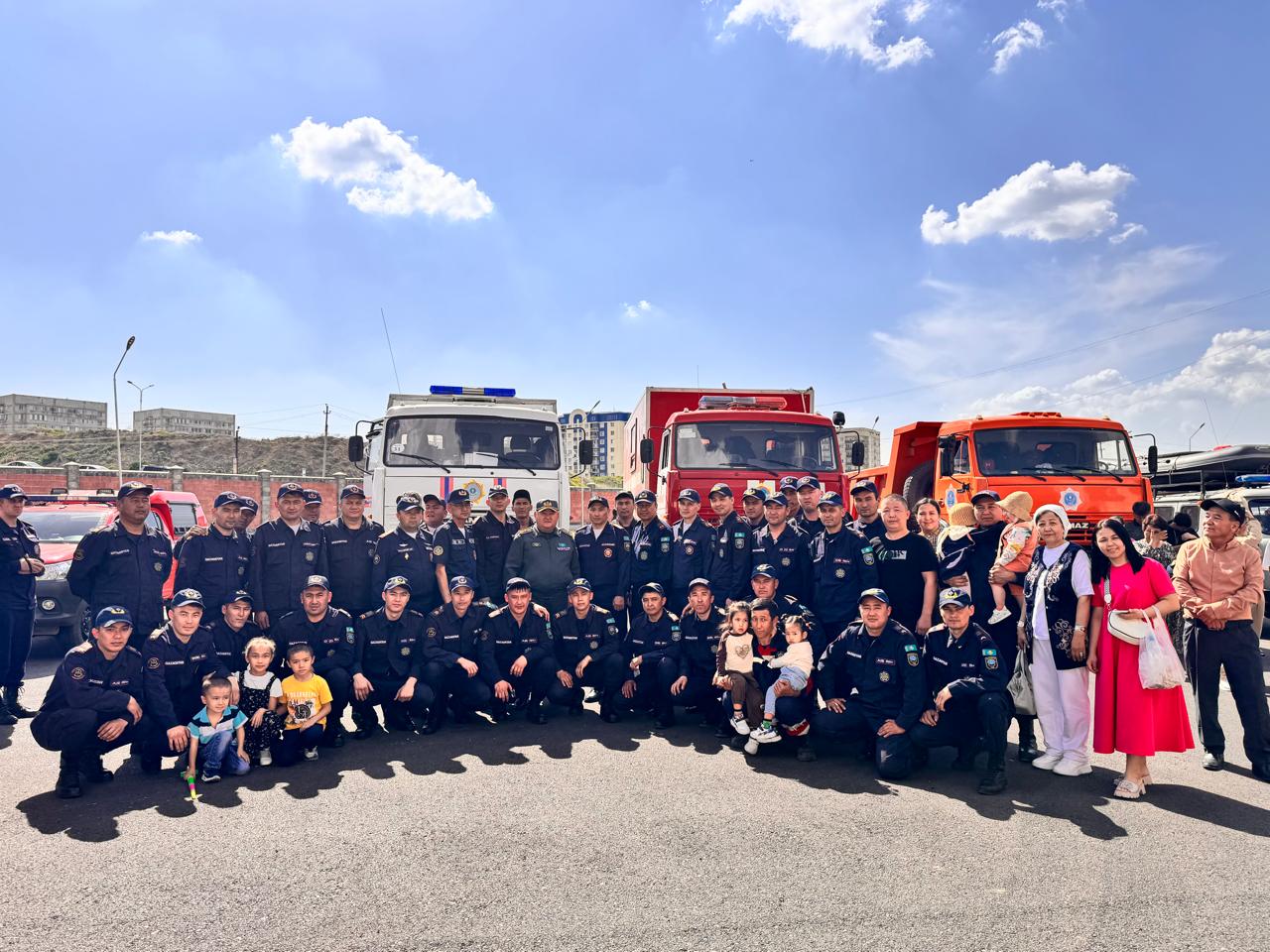 В Шымкенте торжественно встретили спасателей, принимавших участие в ликвидации паводка