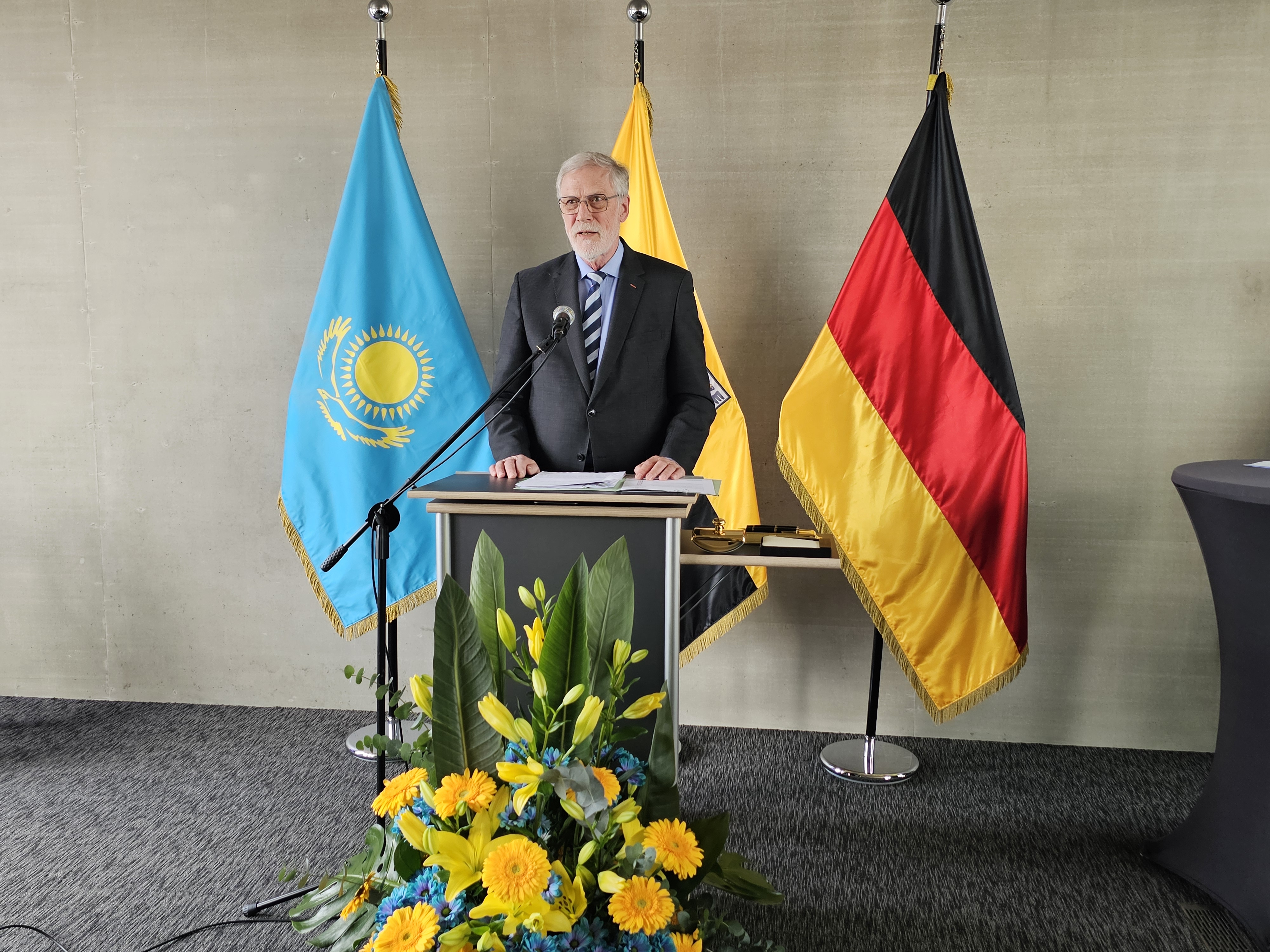 В федеральной земле Саксония-Анхальт  открыто Почетное консульство